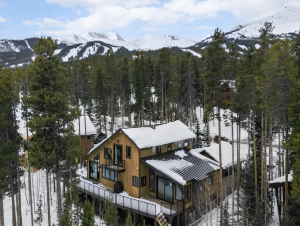 Luxury Peak 8 Ski in ski out 6 bedroom in the heart of Breck!